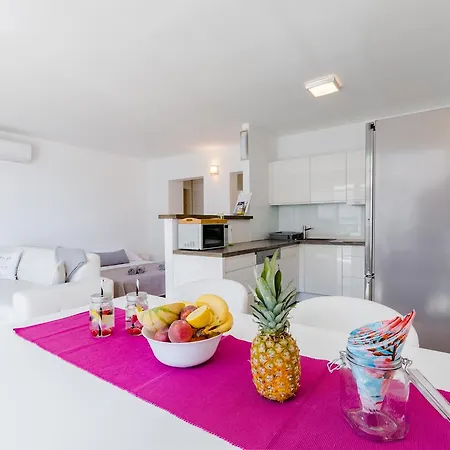 West Coast Ave Appartement